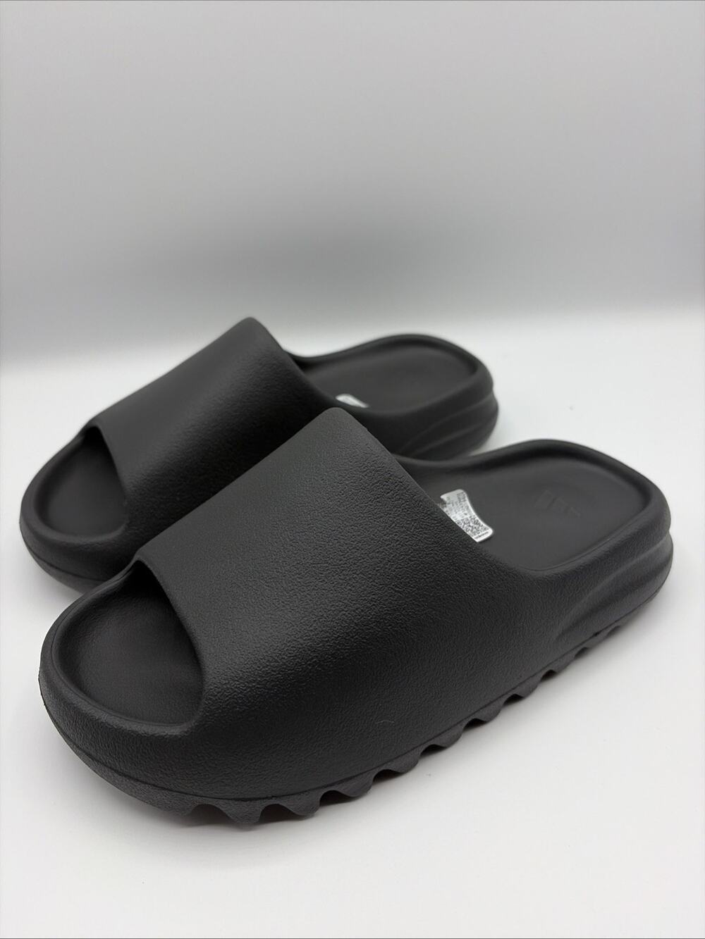 adidas Yeezy Slide Boys Sz Us 4 Black Sandals Slip-On Comfort Solid Casual